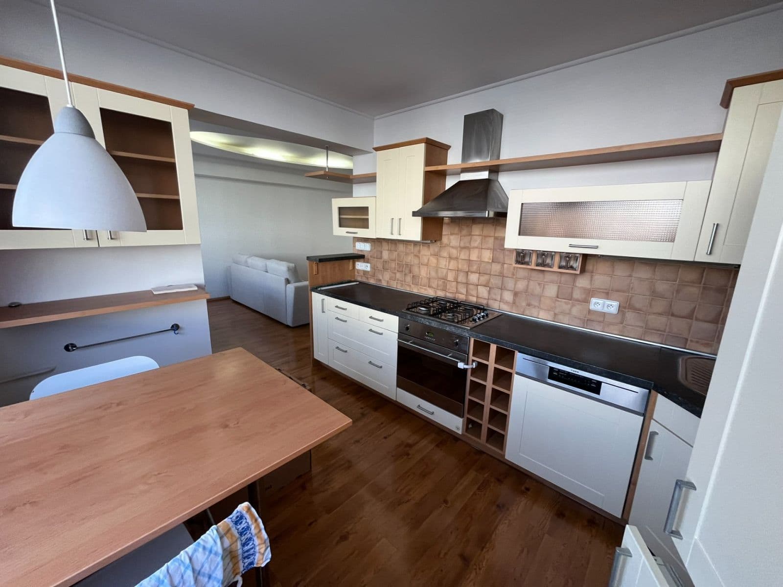 Prenájom bytu 3-izbový 77 m², Jana Palacha, Mladá Boleslav, Středočeský kraj Prenájom bytu 3-izbový 77 m², Jana Palacha, Mladá Boleslav, Středočeský kraj