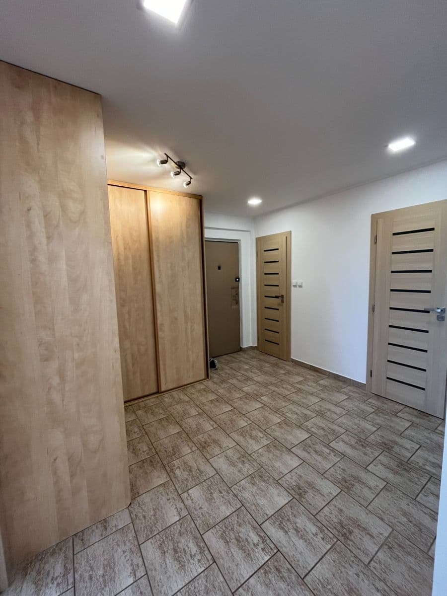 Prenájom bytu 3-izbový 77 m², Jana Palacha, Mladá Boleslav, Středočeský kraj Prenájom bytu 3-izbový 77 m², Jana Palacha, Mladá Boleslav, Středočeský kraj