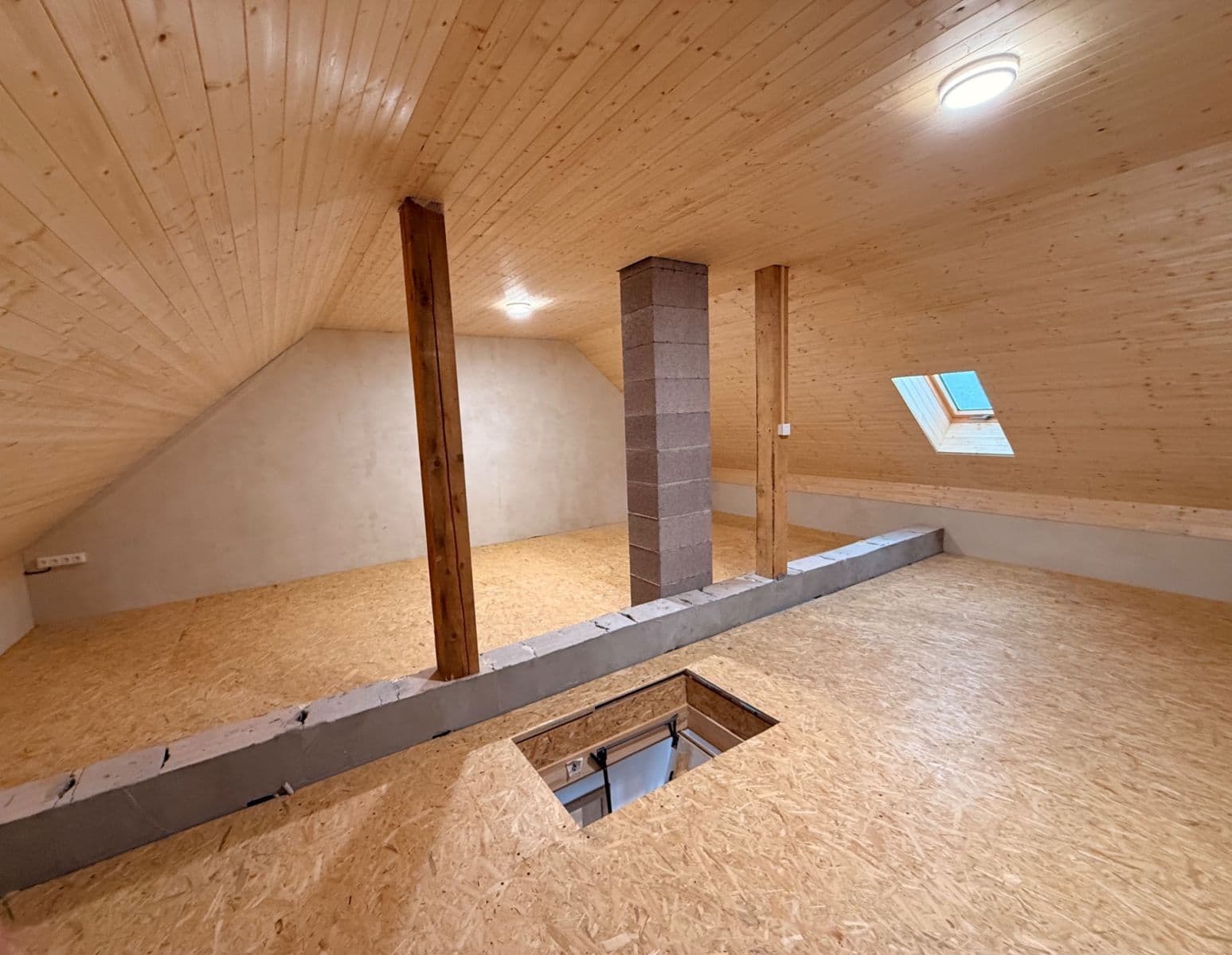 Predaj rekreačného objektu 195 m², pozemek 571 m², Čistá u Horek, Liberecký kraj Predaj rekreačného objektu 195 m², pozemek 571 m², Čistá u Horek, Liberecký kraj