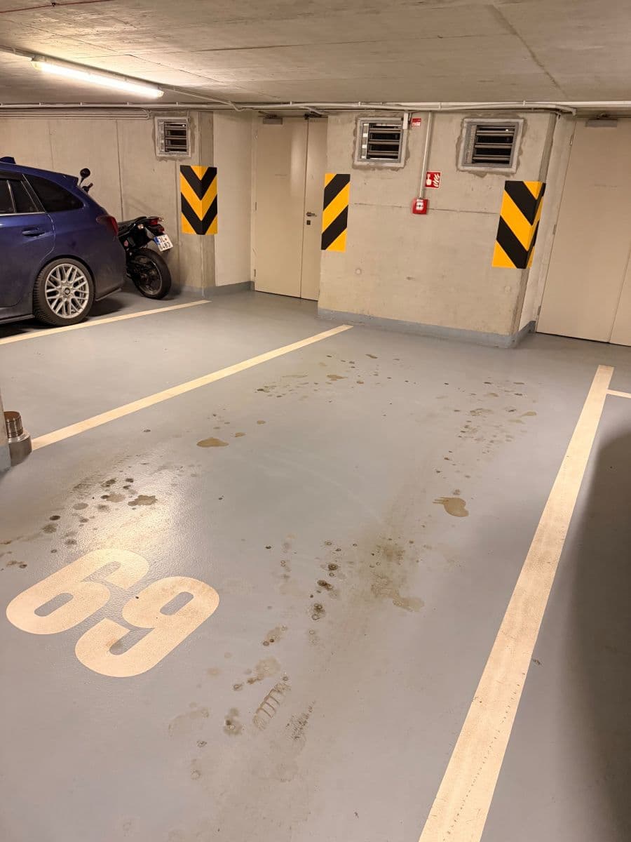 Prenájom garáže 16 m², Praha, Praha Prenájom garáže 16 m², Praha, Praha