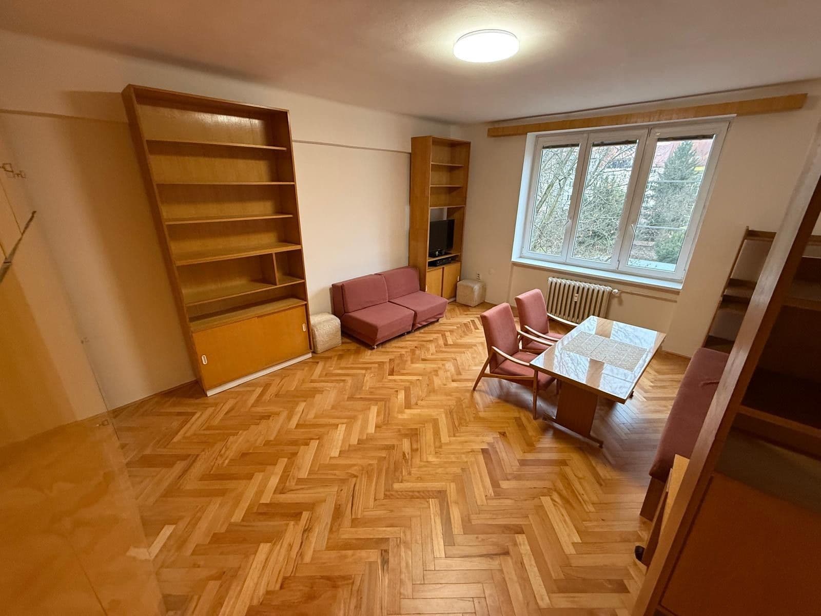 Prenájom bytu 1-izbový 42 m², Stehlíkova, Plzeň, Plzeňský kraj Prenájom bytu 1-izbový 42 m², Stehlíkova, Plzeň, Plzeňský kraj