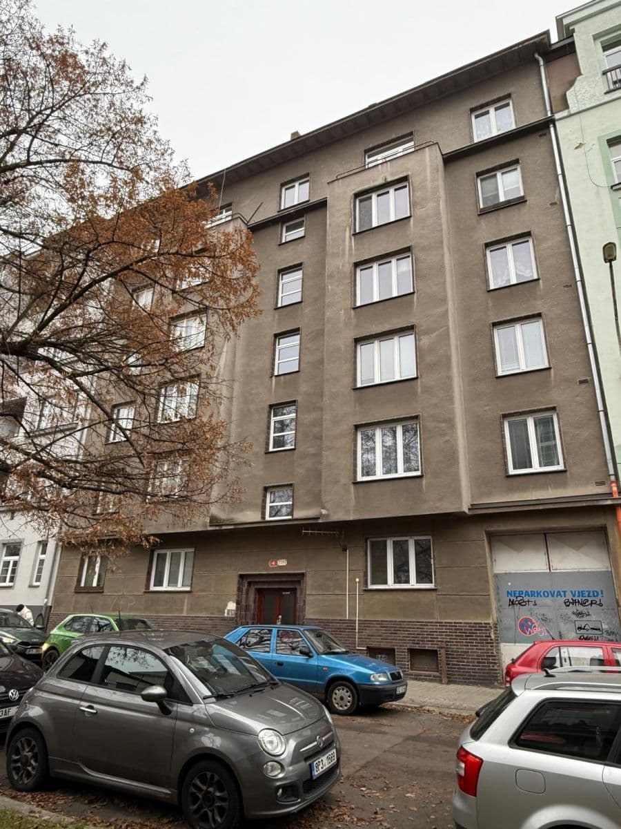 Prenájom bytu 1-izbový 42 m², Stehlíkova, Plzeň, Plzeňský kraj Prenájom bytu 1-izbový 42 m², Stehlíkova, Plzeň, Plzeňský kraj