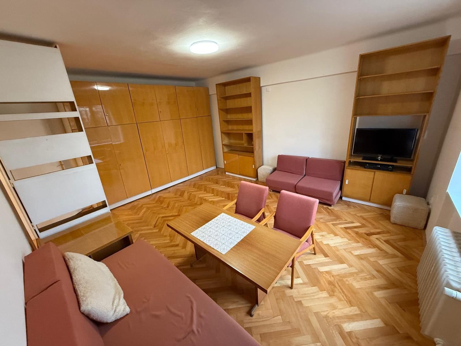 Prenájom bytu 1-izbový 42 m², Stehlíkova, Plzeň, Plzeňský kraj Prenájom bytu 1-izbový 42 m², Stehlíkova, Plzeň, Plzeňský kraj
