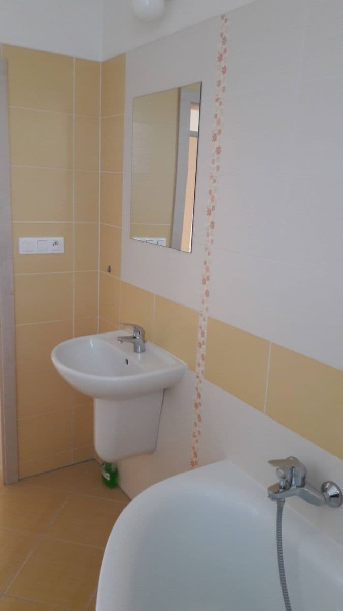 Prenájom bytu 2-izbový 46 m², U Uhříněveské obory, Praha, Praha Prenájom bytu 2-izbový 46 m², U Uhříněveské obory, Praha, Praha