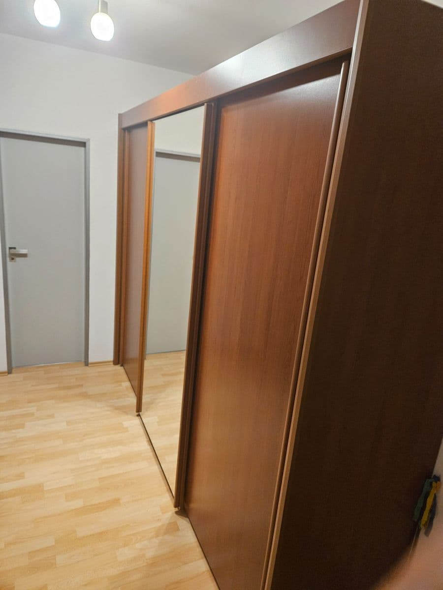 Prenájom bytu 1-izbový 54 m², Novovysočanská, Praha, Praha Prenájom bytu 1-izbový 54 m², Novovysočanská, Praha, Praha