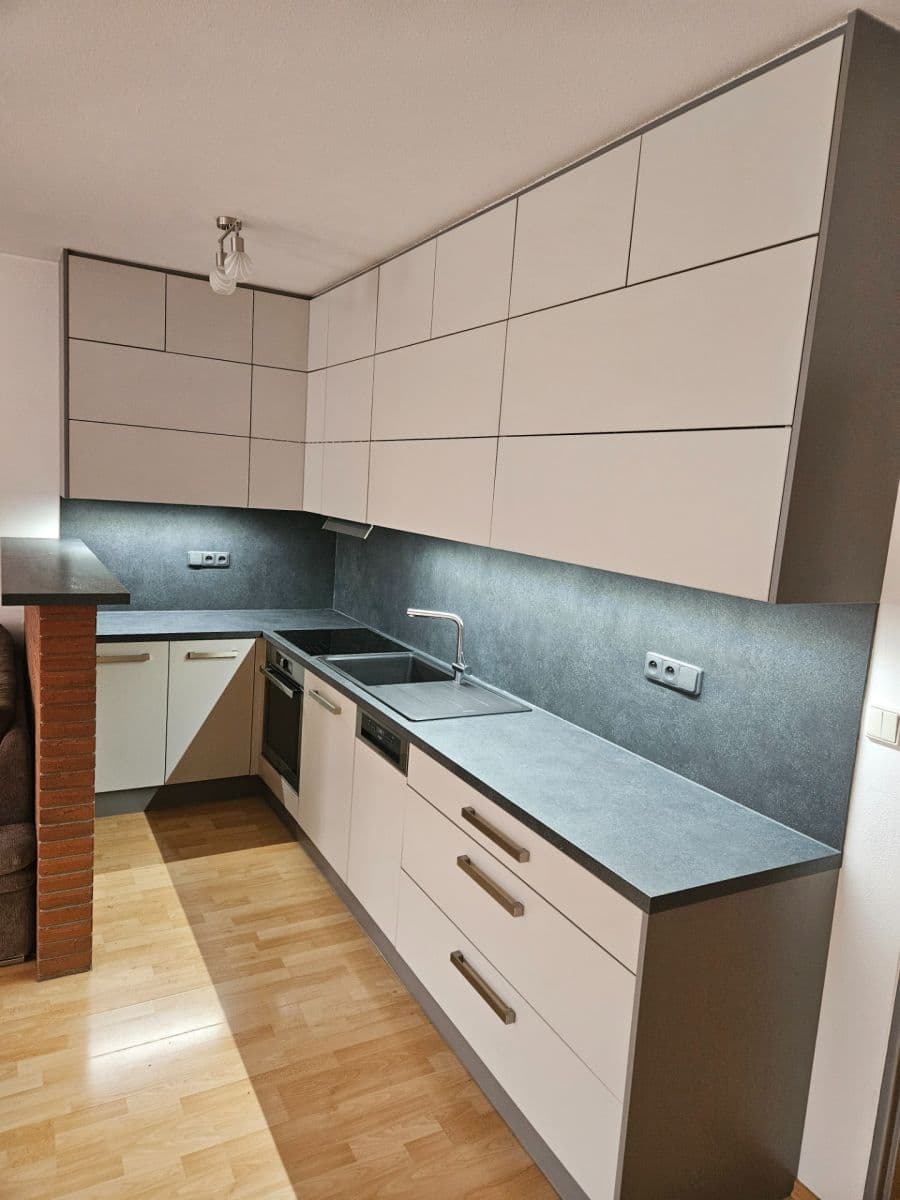Prenájom bytu 1-izbový 54 m², Novovysočanská, Praha, Praha Prenájom bytu 1-izbový 54 m², Novovysočanská, Praha, Praha