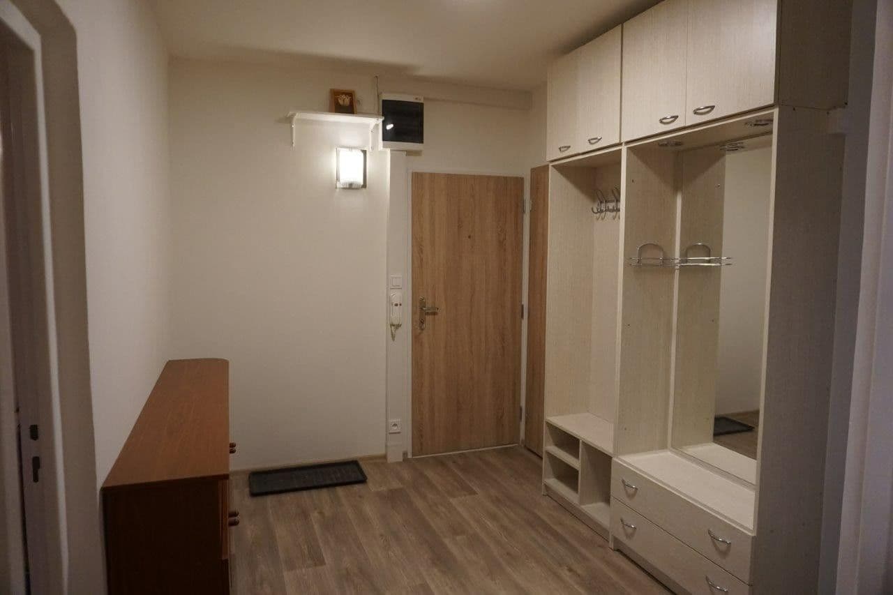 Prenájom bytu 2-izbový 61 m², U Olivovny, Říčany, Středočeský kraj Prenájom bytu 2-izbový 61 m², U Olivovny, Říčany, Středočeský kraj