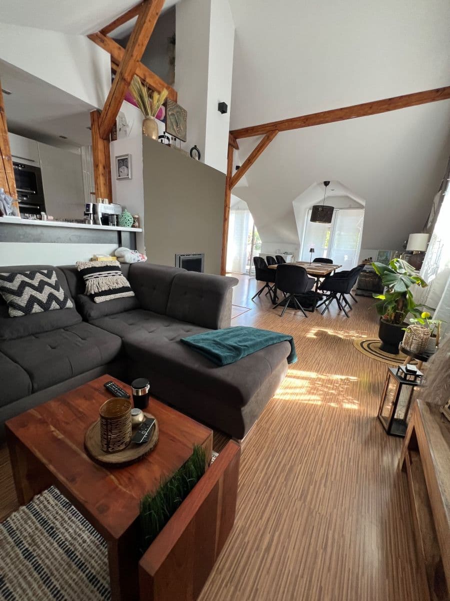 Predaj bytu 5-izbový 159 m², Kostelecká, Mratín, Středočeský kraj Predaj bytu 5-izbový 159 m², Kostelecká, Mratín, Středočeský kraj