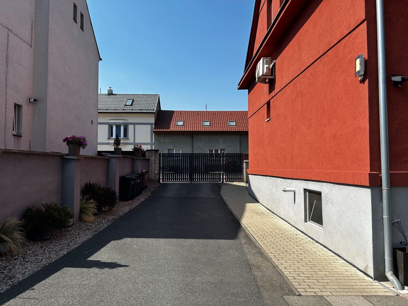 Predaj bytu 5-izbový 159 m², Kostelecká, Mratín, Středočeský kraj Predaj bytu 5-izbový 159 m², Kostelecká, Mratín, Středočeský kraj