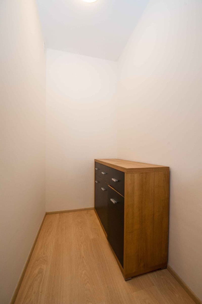 Predaj bytu 2-izbový 59 m², U Knížecí cesty, Hořovice, Středočeský kraj Predaj bytu 2-izbový 59 m², U Knížecí cesty, Hořovice, Středočeský kraj