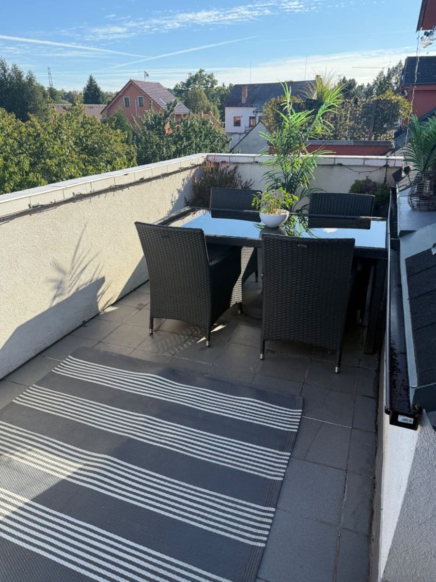 Predaj bytu 4-izbový 145 m², Kostelecká, Mratín, Středočeský kraj Predaj bytu 4-izbový 145 m², Kostelecká, Mratín, Středočeský kraj