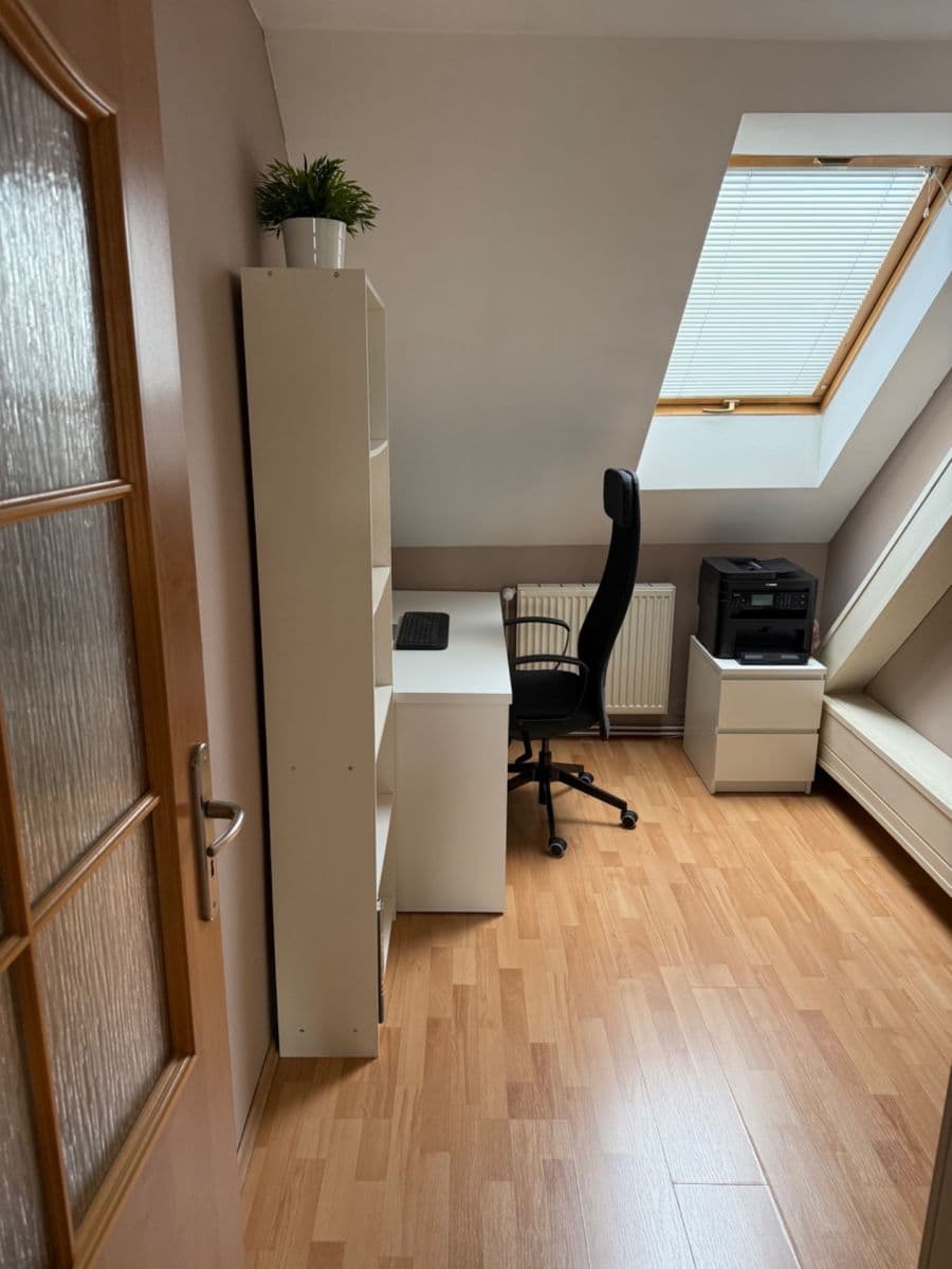 Predaj bytu 4-izbový 145 m², Kostelecká, Mratín, Středočeský kraj Predaj bytu 4-izbový 145 m², Kostelecká, Mratín, Středočeský kraj