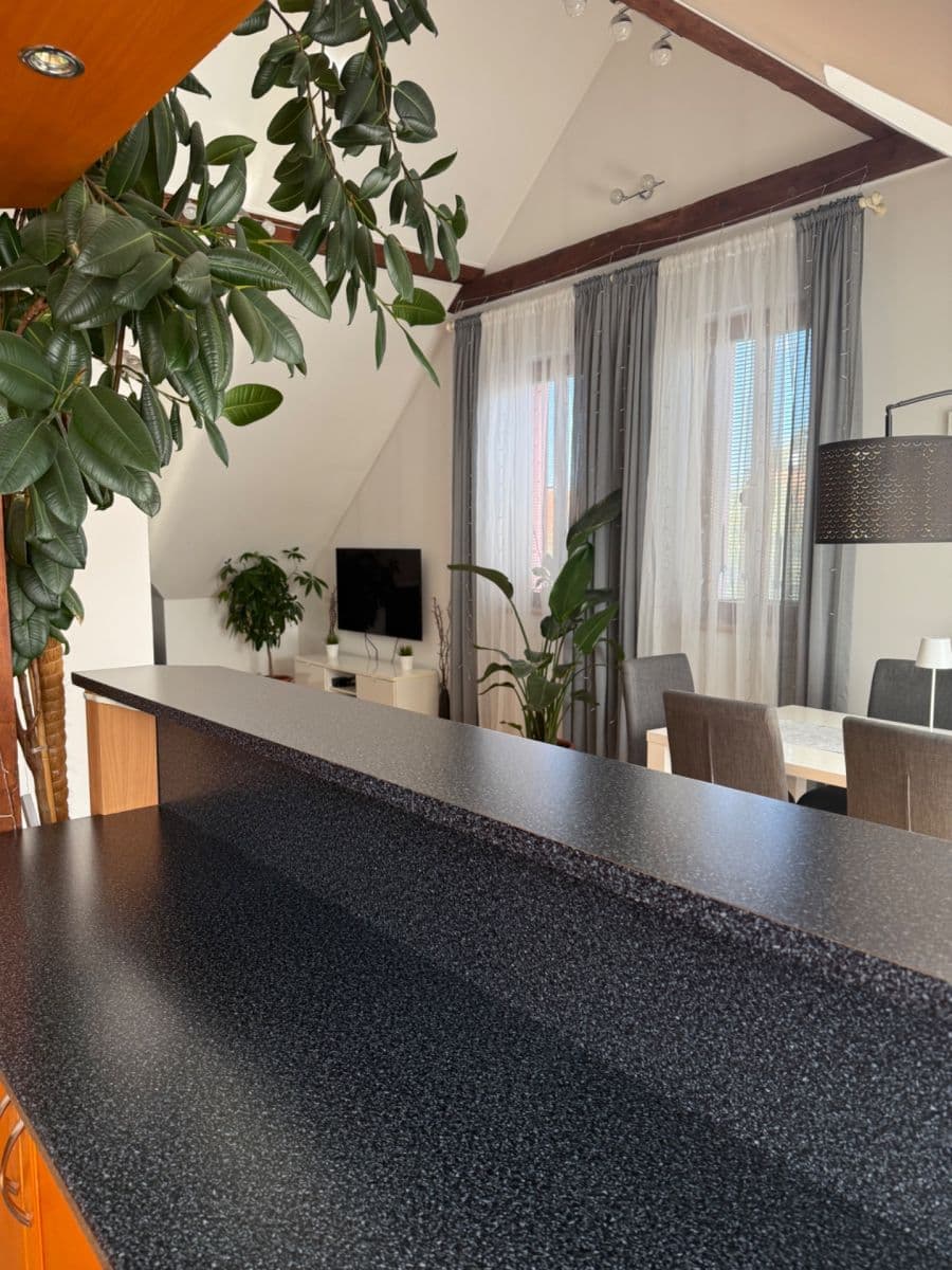 Predaj bytu 4-izbový 145 m², Kostelecká, Mratín, Středočeský kraj Predaj bytu 4-izbový 145 m², Kostelecká, Mratín, Středočeský kraj