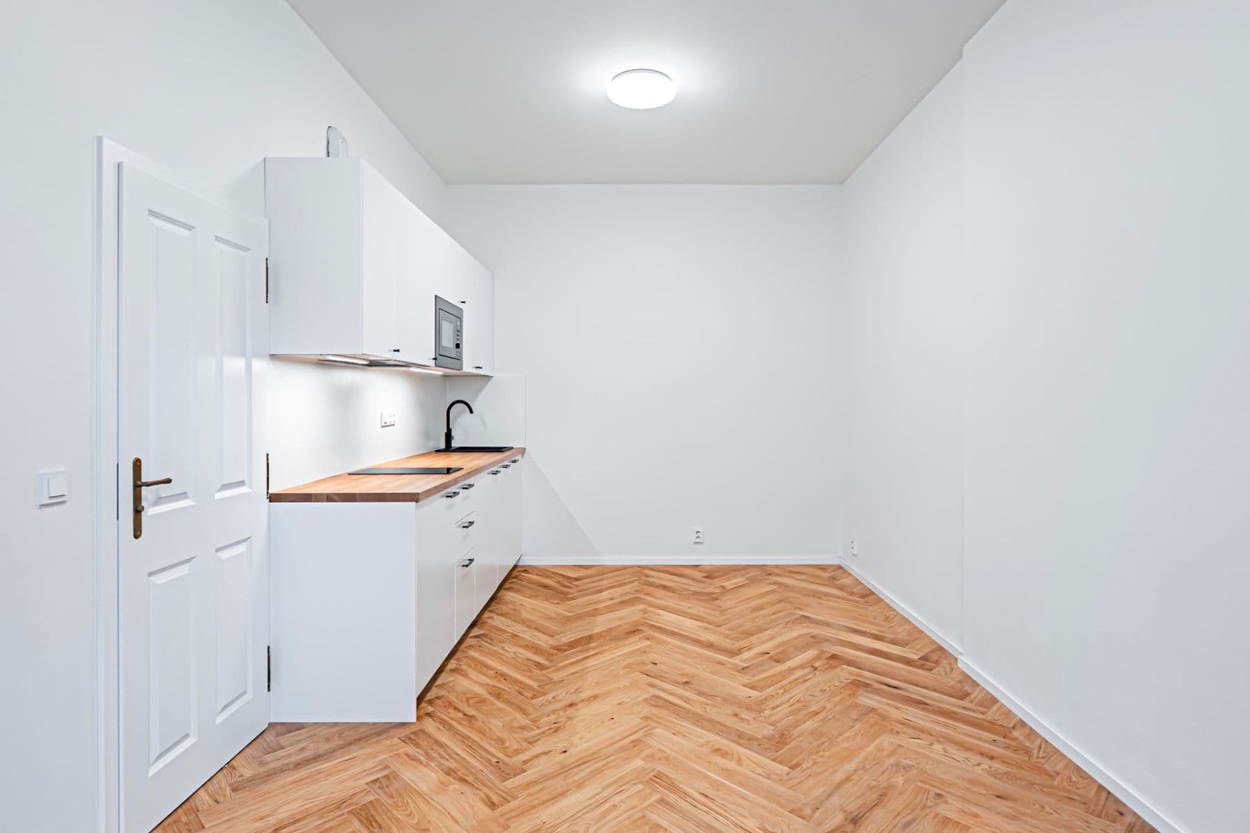 Prenájom bytu 1-izbový 24 m², Velehradská, Praha, Praha Prenájom bytu 1-izbový 24 m², Velehradská, Praha, Praha