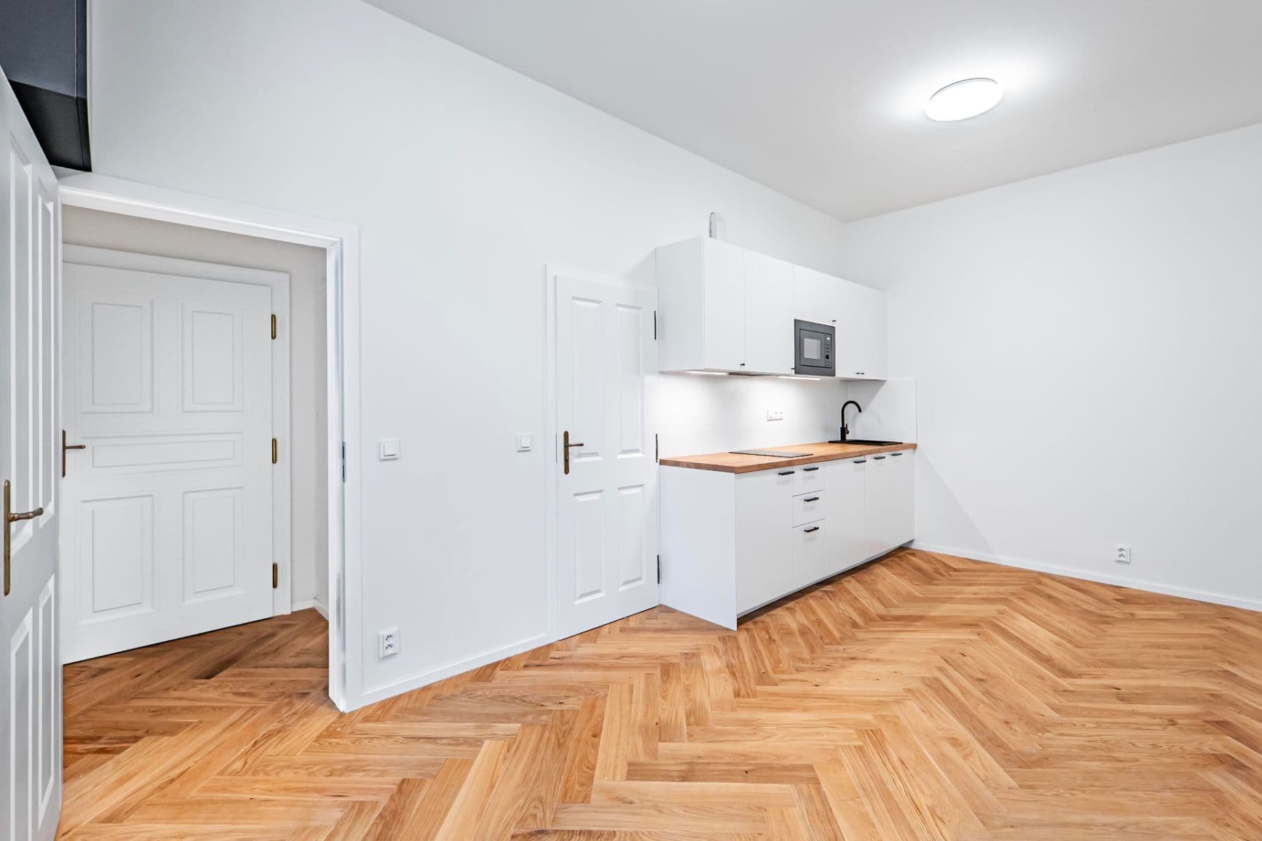 Prenájom bytu 1-izbový 24 m², Velehradská, Praha, Praha Prenájom bytu 1-izbový 24 m², Velehradská, Praha, Praha