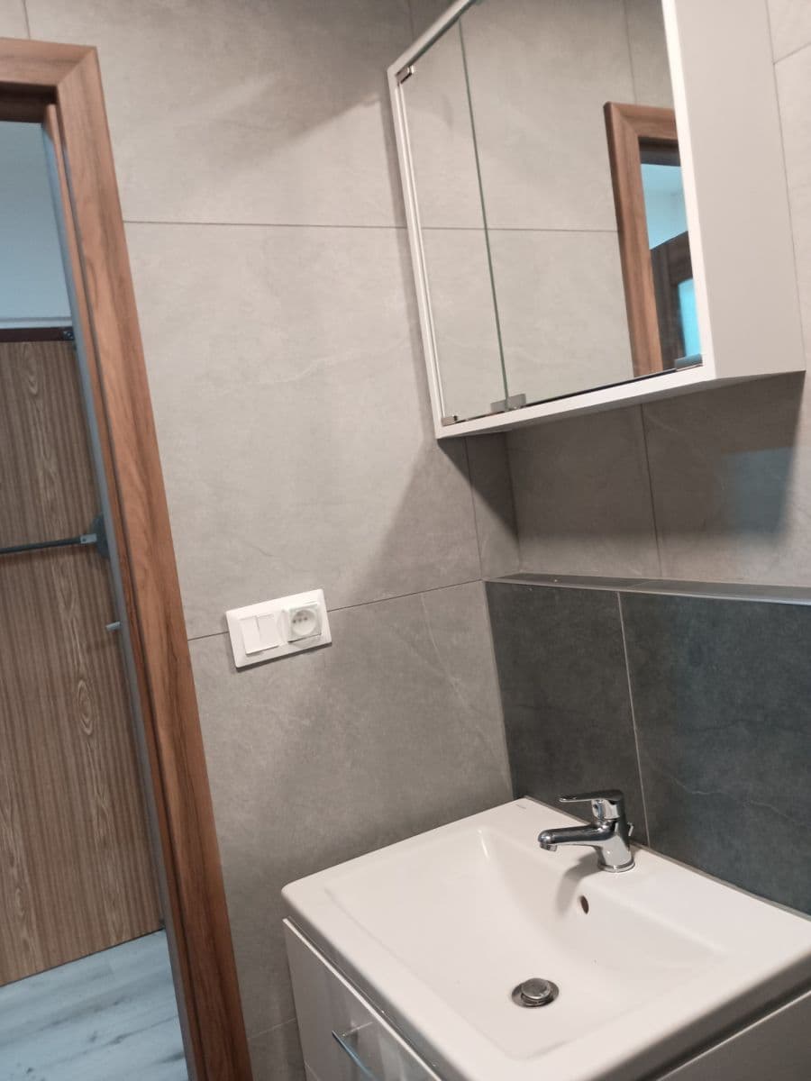 Prenájom bytu 3-izbový 68 m², Veronské náměstí, Praha, Praha Prenájom bytu 3-izbový 68 m², Veronské náměstí, Praha, Praha