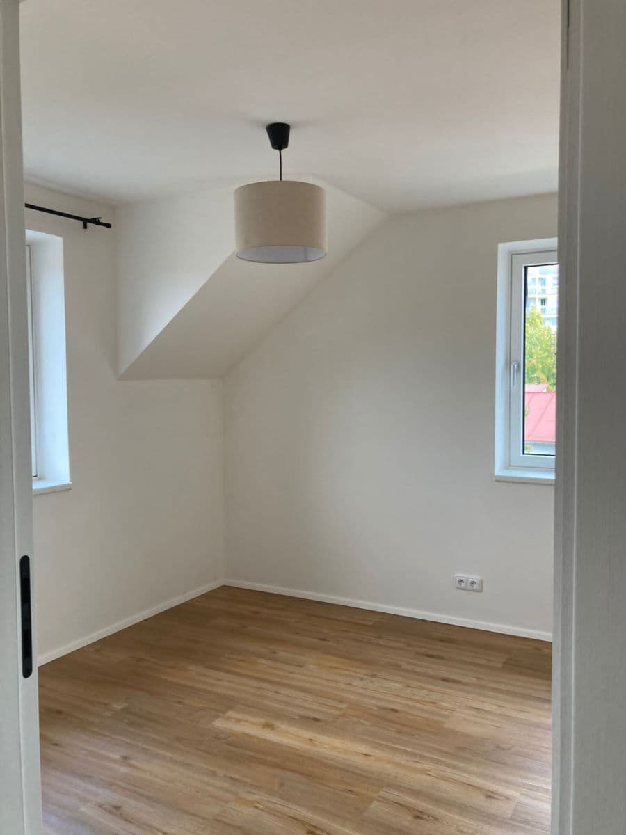 Prenájom bytu 3-izbový 62 m², Hekova, Praha, Praha Prenájom bytu 3-izbový 62 m², Hekova, Praha, Praha