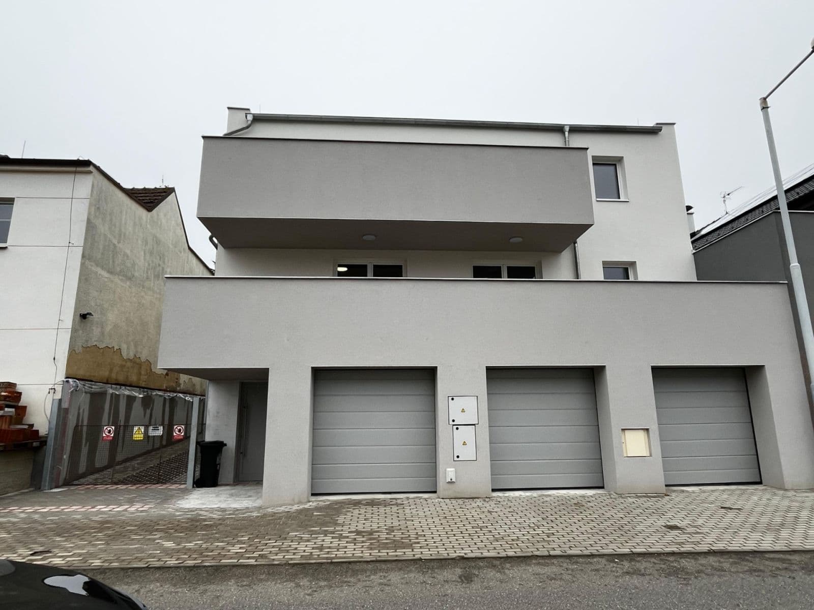 Prenájom bytu 3-izbový 86 m², Podohradská, Praha, Praha Prenájom bytu 3-izbový 86 m², Podohradská, Praha, Praha