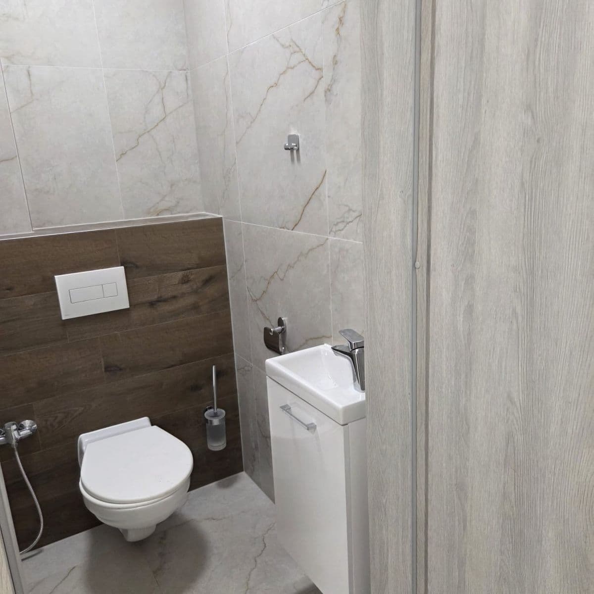 Prenájom bytu 3-izbový 86 m², Podohradská, Praha, Praha Prenájom bytu 3-izbový 86 m², Podohradská, Praha, Praha