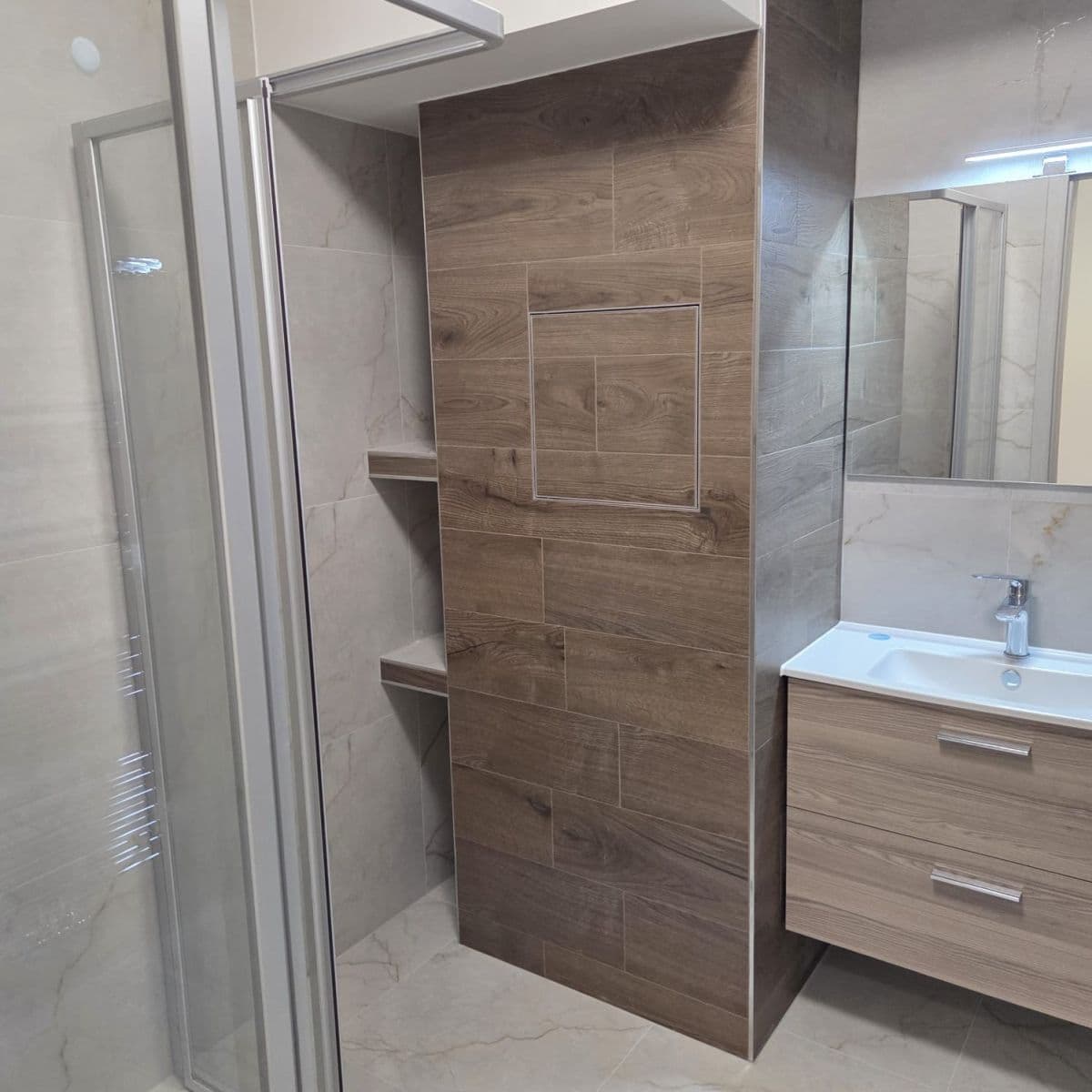 Prenájom bytu 3-izbový 86 m², Podohradská, Praha, Praha Prenájom bytu 3-izbový 86 m², Podohradská, Praha, Praha