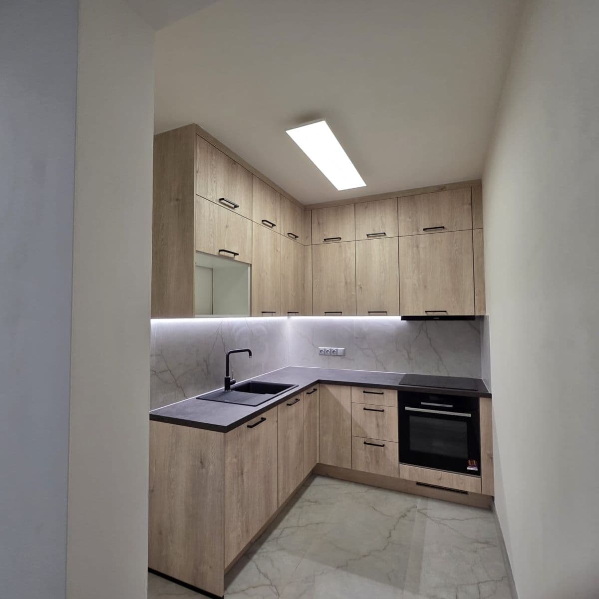 Prenájom bytu 3-izbový 86 m², Podohradská, Praha, Praha Prenájom bytu 3-izbový 86 m², Podohradská, Praha, Praha