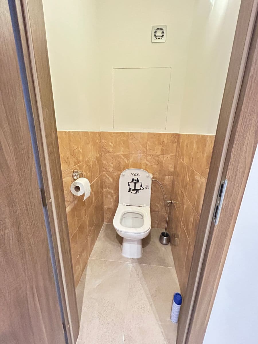 Prenájom bytu 4-izbový 84 m², Praha, Praha Prenájom bytu 4-izbový 84 m², Praha, Praha