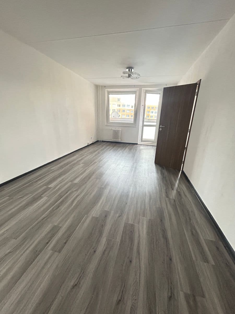 Prenájom bytu 4-izbový 84 m², Praha, Praha Prenájom bytu 4-izbový 84 m², Praha, Praha
