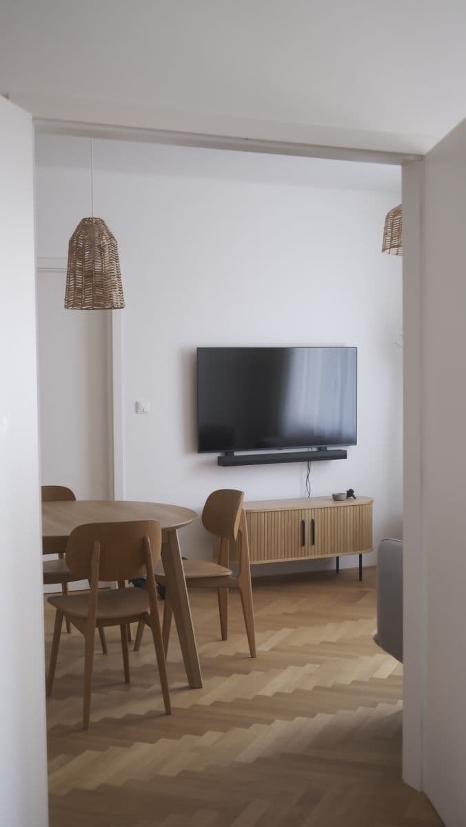 Prenájom bytu 3-izbový 69 m², Čajkovského, Praha, Praha Prenájom bytu 3-izbový 69 m², Čajkovského, Praha, Praha