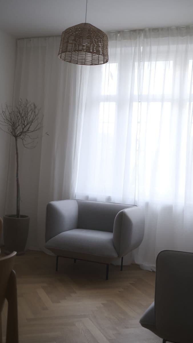 Prenájom bytu 3-izbový 69 m², Čajkovského, Praha, Praha Prenájom bytu 3-izbový 69 m², Čajkovského, Praha, Praha