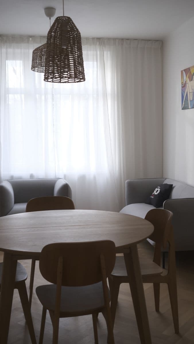 Prenájom bytu 3-izbový 69 m², Čajkovského, Praha, Praha Prenájom bytu 3-izbový 69 m², Čajkovského, Praha, Praha