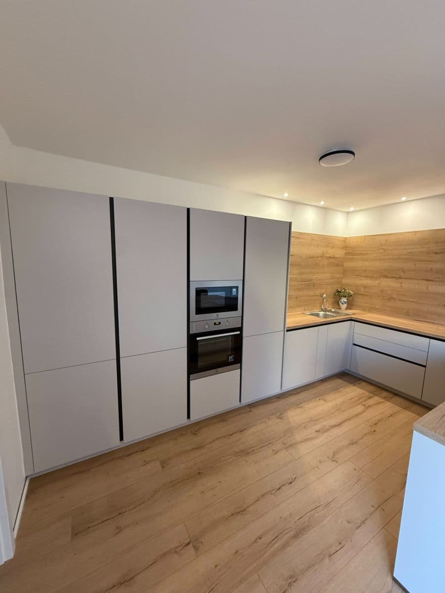 Prenájom domu 160 m², pozemek 125 m², Pod Přehradou, Praha, Praha Prenájom domu 160 m², pozemek 125 m², Pod Přehradou, Praha, Praha