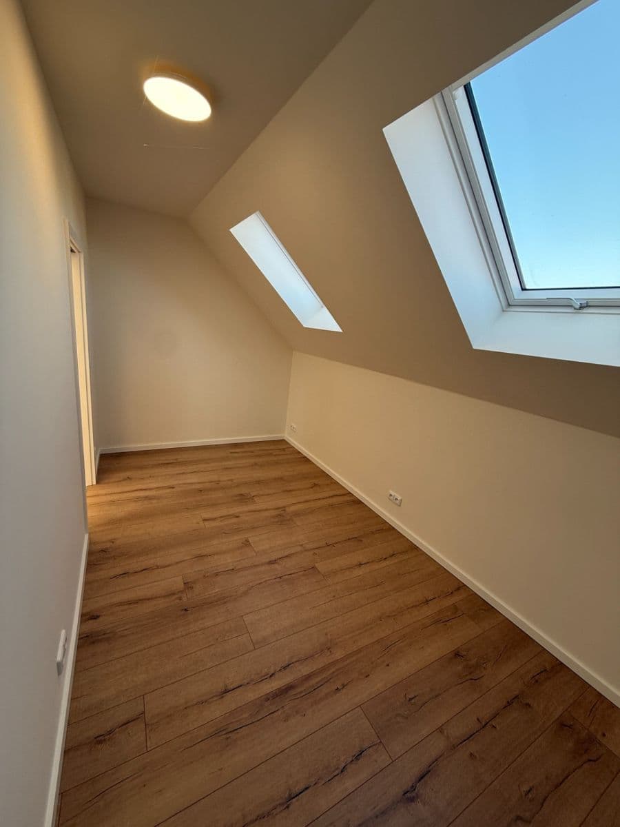 Prenájom domu 160 m², pozemek 125 m², Pod Přehradou, Praha, Praha Prenájom domu 160 m², pozemek 125 m², Pod Přehradou, Praha, Praha