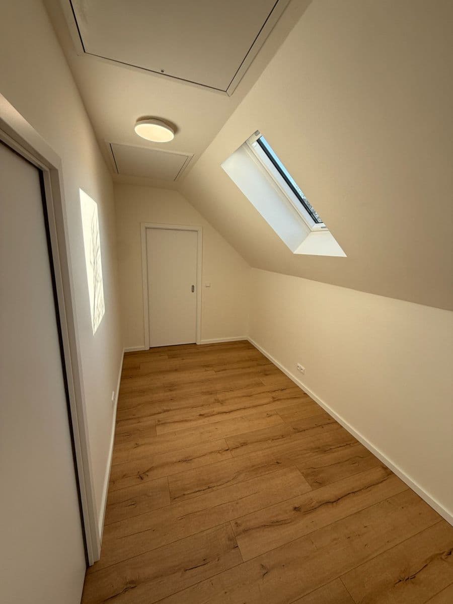 Prenájom domu 160 m², pozemek 125 m², Pod Přehradou, Praha, Praha Prenájom domu 160 m², pozemek 125 m², Pod Přehradou, Praha, Praha