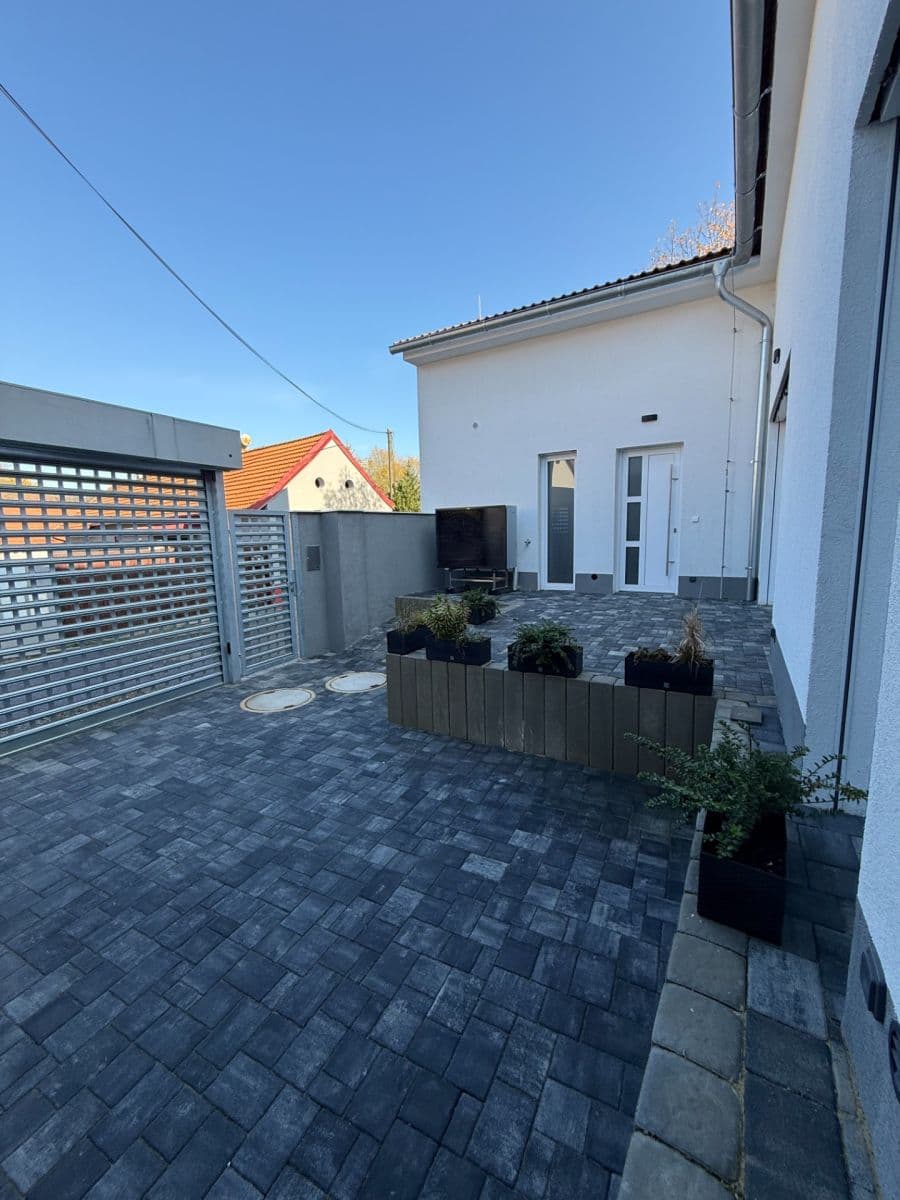 Prenájom domu 160 m², pozemek 125 m², Pod Přehradou, Praha, Praha Prenájom domu 160 m², pozemek 125 m², Pod Přehradou, Praha, Praha