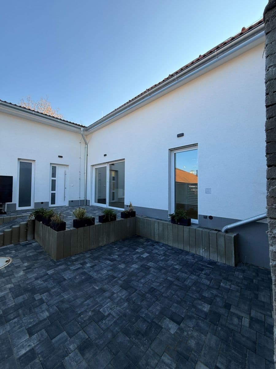 Prenájom domu 160 m², pozemek 125 m², Pod Přehradou, Praha, Praha Prenájom domu 160 m², pozemek 125 m², Pod Přehradou, Praha, Praha