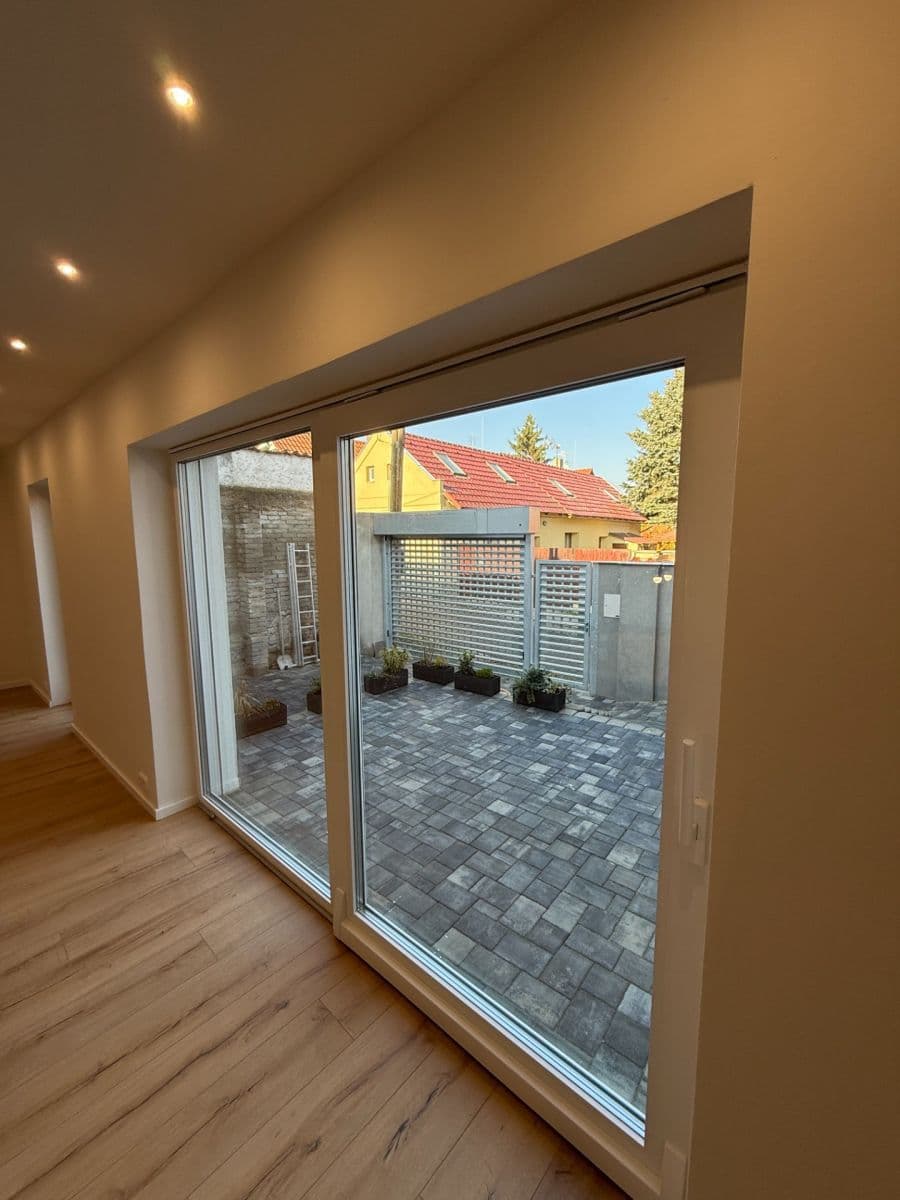 Prenájom domu 160 m², pozemek 125 m², Pod Přehradou, Praha, Praha Prenájom domu 160 m², pozemek 125 m², Pod Přehradou, Praha, Praha