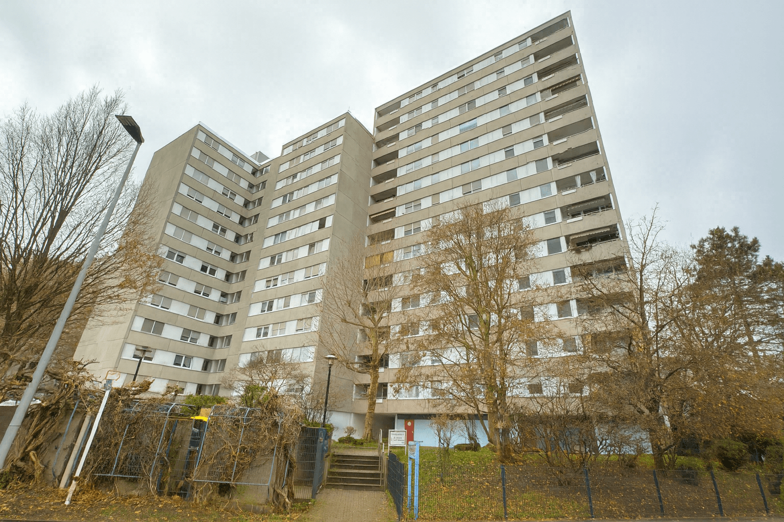 Prenájom bytu 2-izbový 80 m², Prager Straße 33, Ludwigshafen am Rhein, Porýnie-Falcko Prenájom bytu 2-izbový 80 m², Prager Straße 33, Ludwigshafen am Rhein, Porýnie-Falcko