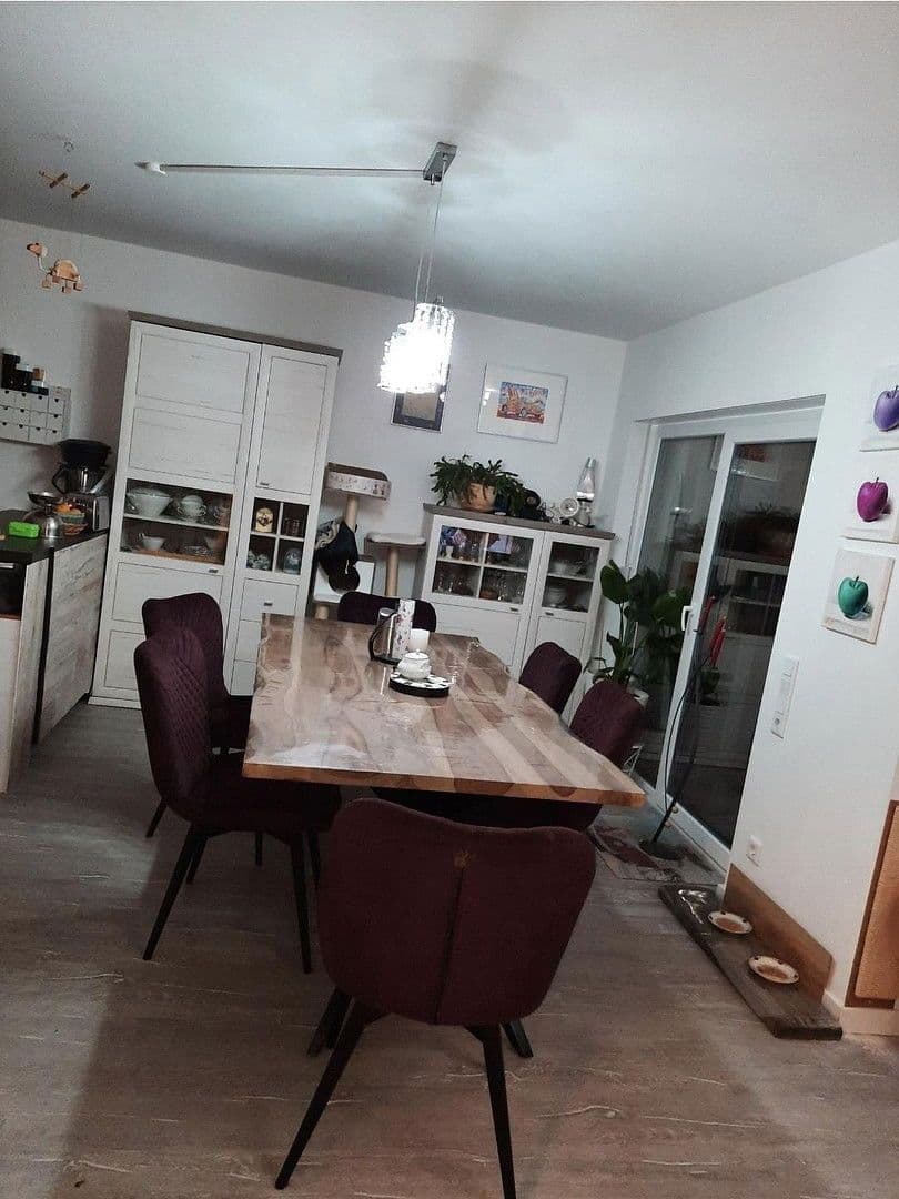 Prenájom bytu 3-izbový 97 m², Hornstr. 3, Gehrden, Dolné Sasko Prenájom bytu 3-izbový 97 m², Hornstr. 3, Gehrden, Dolné Sasko