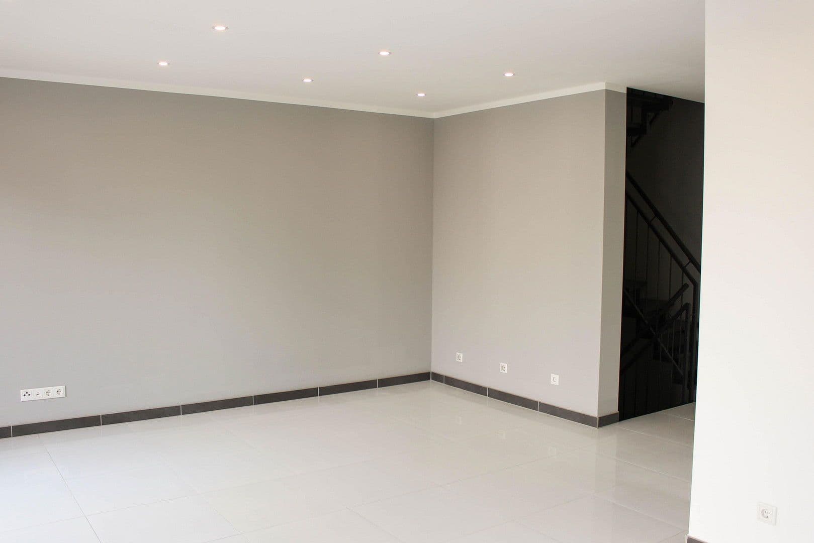 Predaj domu 89 m², pozemek 229 m², Ludwigshafen am Rhein, Porýnie-Falcko Predaj domu 89 m², pozemek 229 m², Ludwigshafen am Rhein, Porýnie-Falcko