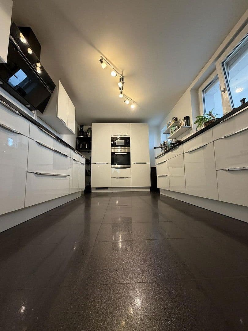 Predaj domu 300 m², pozemek 1.050 m², Darmstädterstrasse 3, Pfungstadt, Hesensko Predaj domu 300 m², pozemek 1.050 m², Darmstädterstrasse 3, Pfungstadt, Hesensko