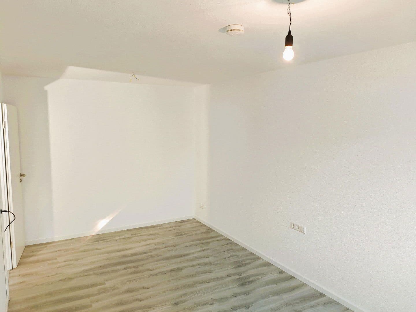 Prenájom bytu 4-izbový 100 m², Leonardo-Da-Vinci-Platz 1, Böblingen, Bádensko-Wurttembersko Prenájom bytu 4-izbový 100 m², Leonardo-Da-Vinci-Platz 1, Böblingen, Bádensko-Wurttembersko