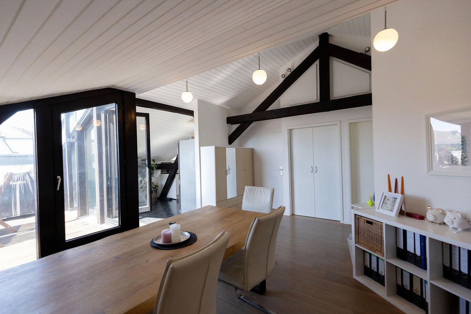 Predaj bytu 2-izbový 77 m², Bonn, Severné Porýnie - Westfálsko Predaj bytu 2-izbový 77 m², Bonn, Severné Porýnie - Westfálsko