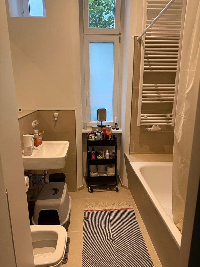 Prenájom bytu 2-izbový 55 m², Rönnestraße 6, Berlin - Charlottenburg, Berlín Prenájom bytu 2-izbový 55 m², Rönnestraße 6, Berlin - Charlottenburg, Berlín