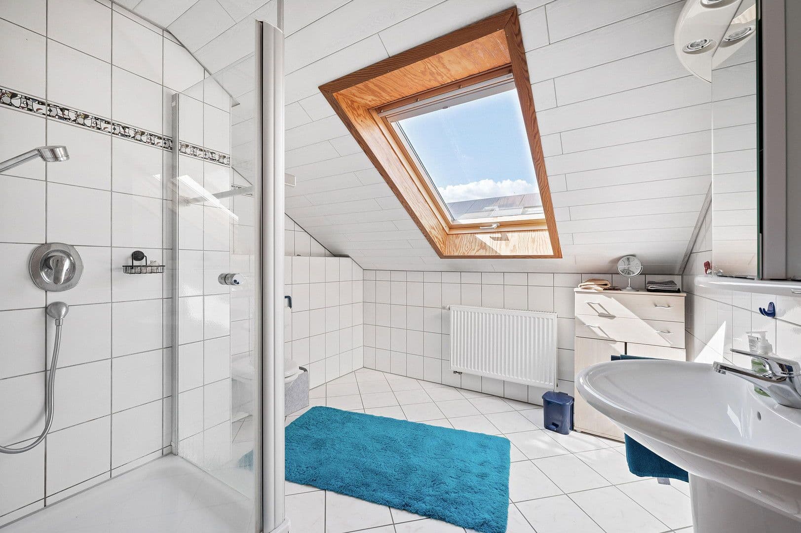 Prenájom bytu 3-izbový 92 m², Gundelsheim, Bádensko-Wurttembersko Prenájom bytu 3-izbový 92 m², Gundelsheim, Bádensko-Wurttembersko