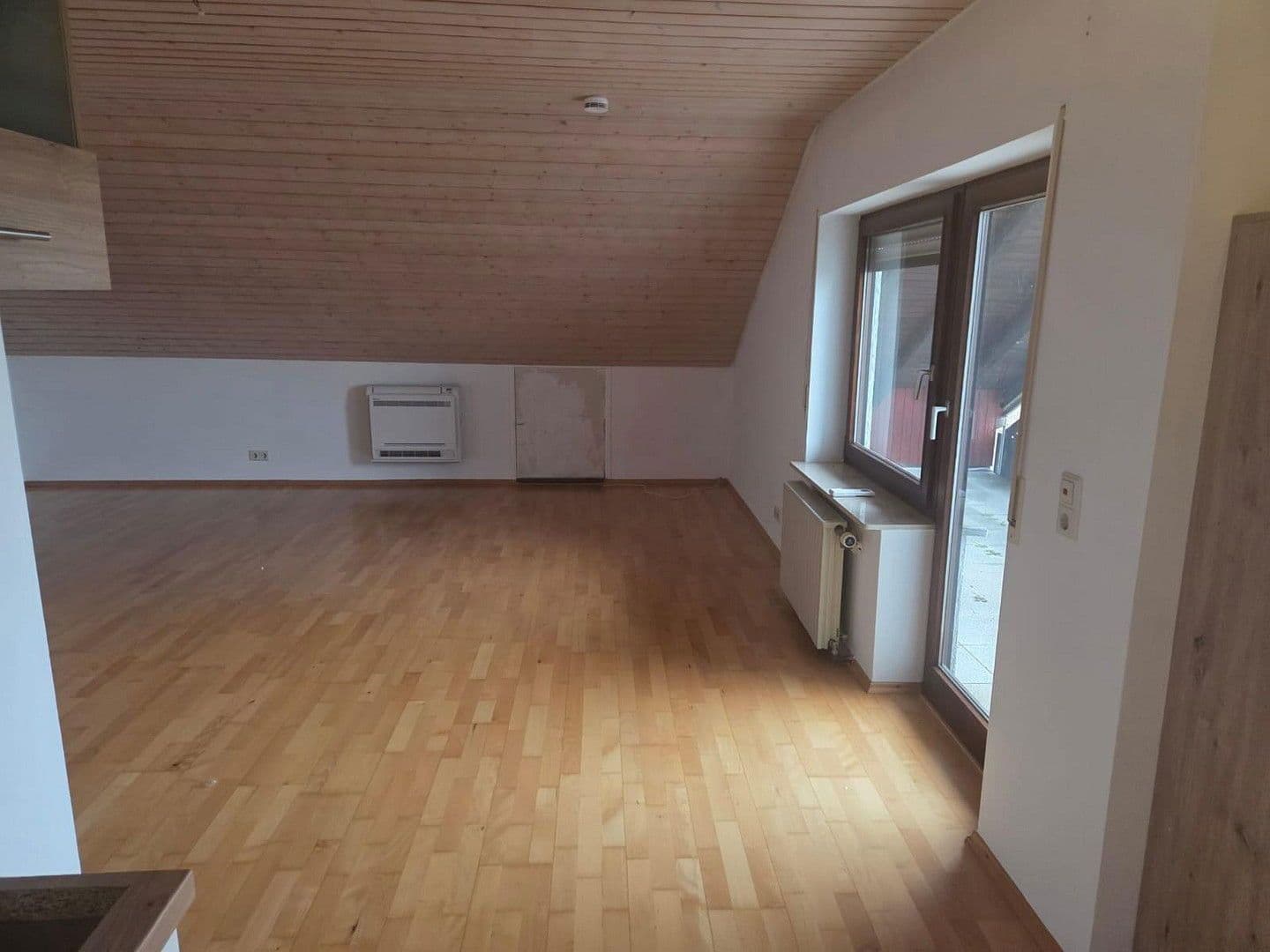 Prenájom bytu 3-izbový 92 m², Gundelsheim, Bádensko-Wurttembersko Prenájom bytu 3-izbový 92 m², Gundelsheim, Bádensko-Wurttembersko