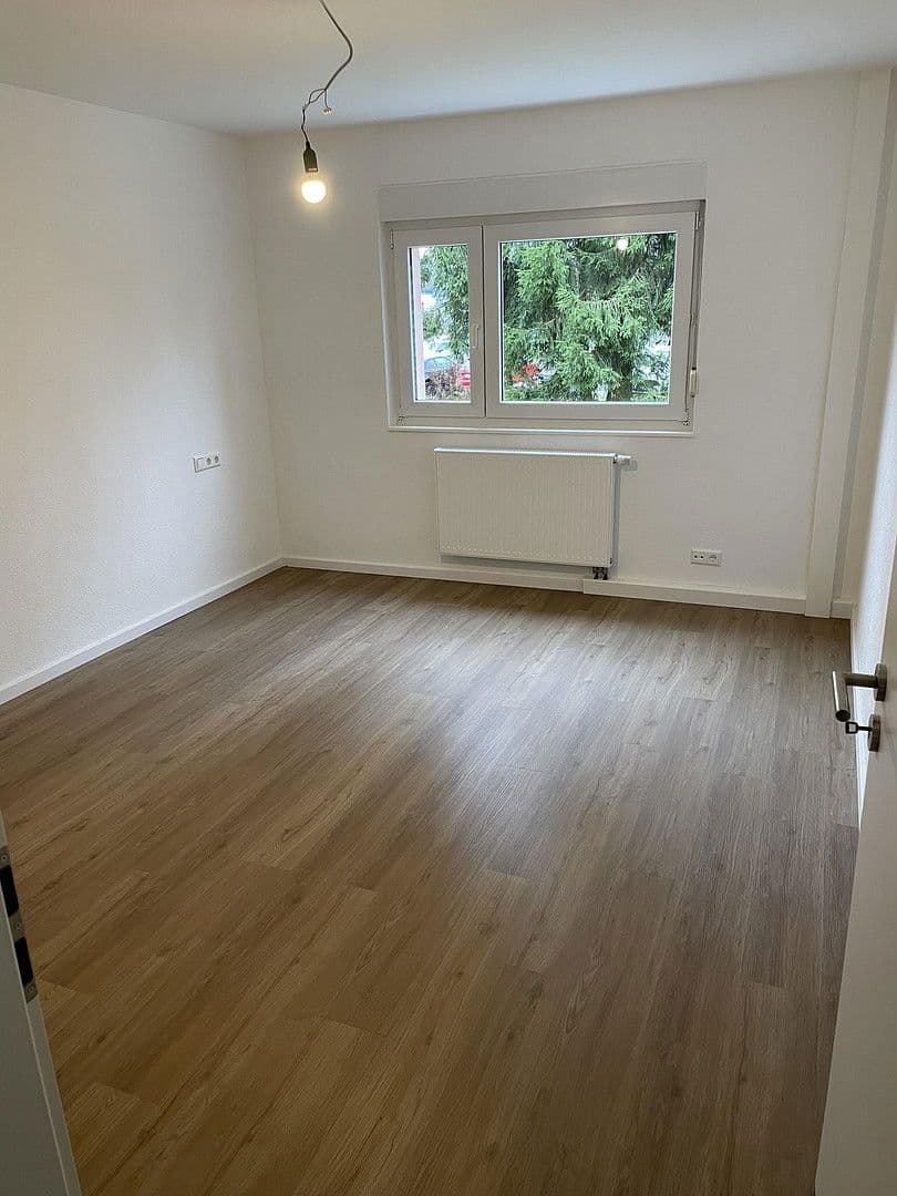 Prenájom bytu 2-izbový 52 m², Schramberg, Bádensko-Wurttembersko Prenájom bytu 2-izbový 52 m², Schramberg, Bádensko-Wurttembersko