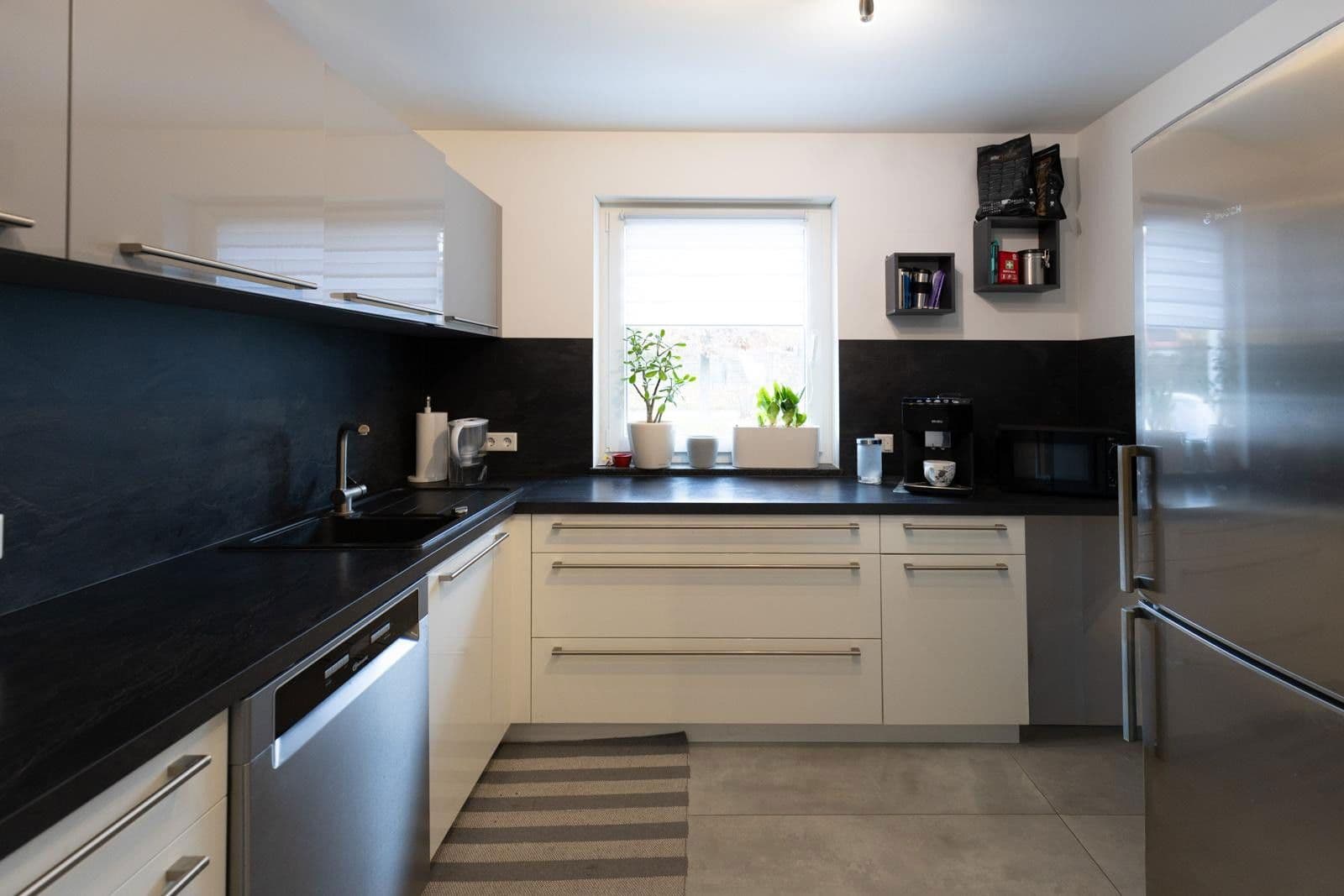 Predaj domu 145 m², pozemek 340 m², Fürther Str. 46, Roßtal, Bavorsko Predaj domu 145 m², pozemek 340 m², Fürther Str. 46, Roßtal, Bavorsko