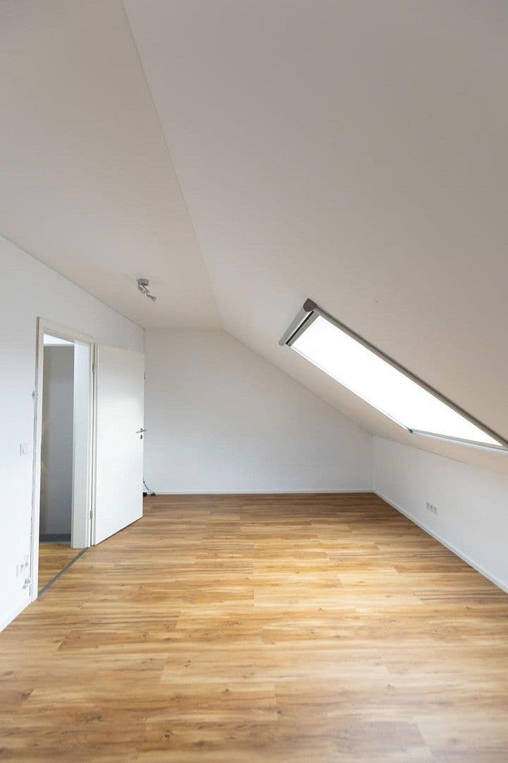 Predaj domu 145 m², pozemek 340 m², Fürther Str. 46, Roßtal, Bavorsko Predaj domu 145 m², pozemek 340 m², Fürther Str. 46, Roßtal, Bavorsko