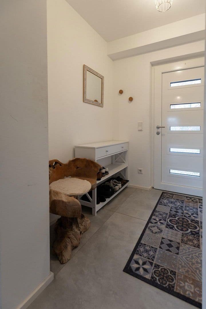 Predaj domu 145 m², pozemek 340 m², Fürther Str. 46, Roßtal, Bavorsko Predaj domu 145 m², pozemek 340 m², Fürther Str. 46, Roßtal, Bavorsko