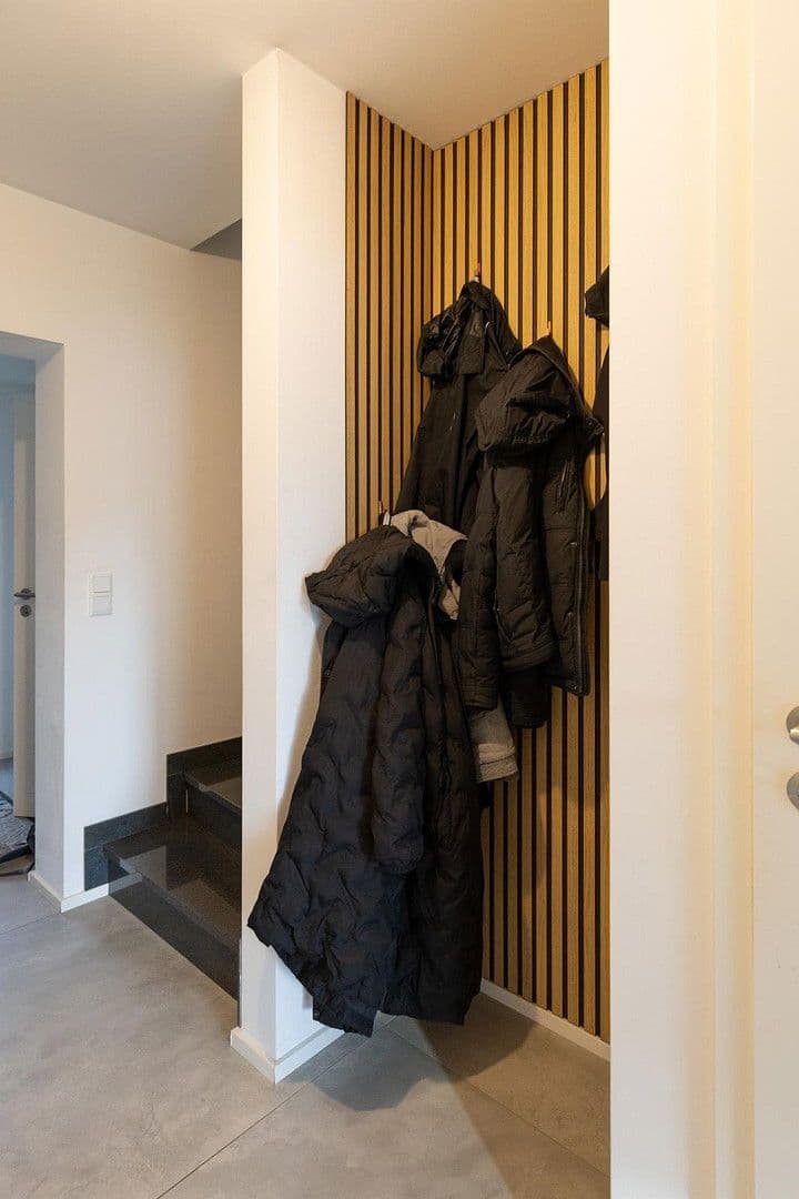 Predaj domu 145 m², pozemek 340 m², Fürther Str. 46, Roßtal, Bavorsko Predaj domu 145 m², pozemek 340 m², Fürther Str. 46, Roßtal, Bavorsko